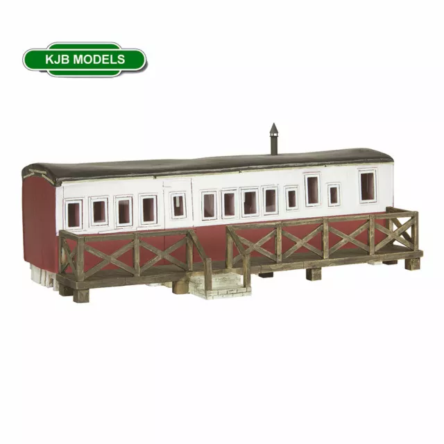 BNIB OO Gauge Bachmann Scenecraft 44-0150R Holiday Coach Red and White