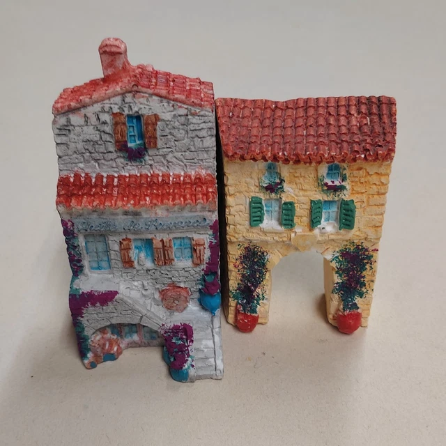 maisons provençales en plâtre pour crèche ou diaporama lot de 2          G46-08