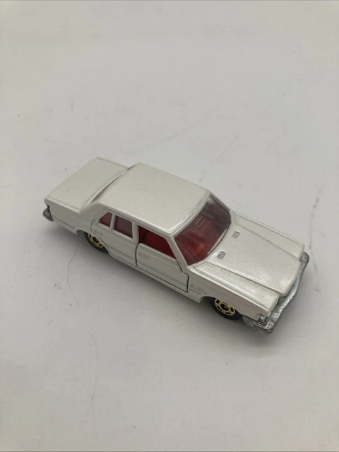 Schuco BMW 520 Polizei 1/43 – Modèle 301617 Blanc & Vert – Boîte Plexi Abîmée