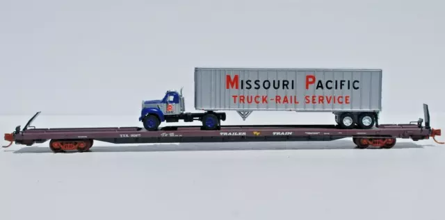 TTX. N Scale. 89' TOFC Flat Car with MP Cab & Trailer Load. Micro Trains. New