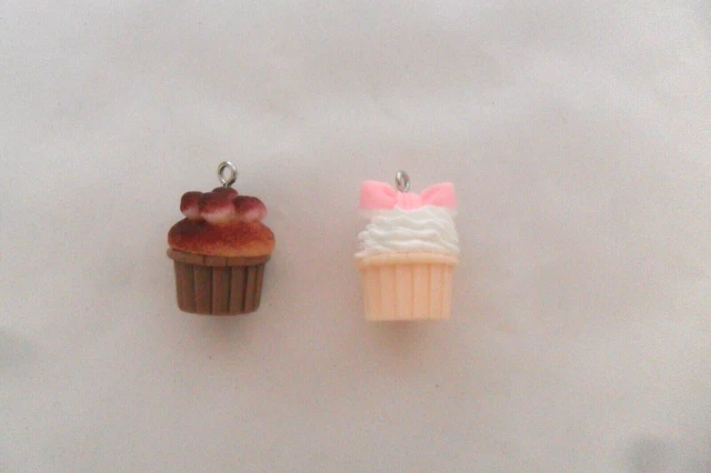 2 Stück - Anhänger - Perle - Charm - Muffin Kuchen - 3D für Ketten usw, basteln