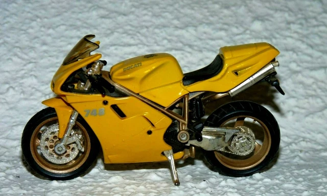 Maisto Moto 1/18 Ducati 748 Tbe