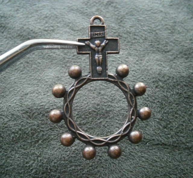 INRI Finger Rosary Vintage Copper Tone Rosary Ring ~ 6.3g