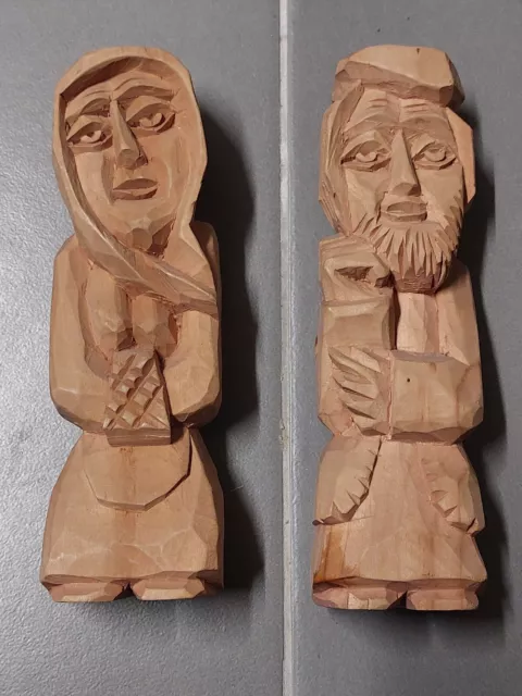 2 Figurines En Bois Sculptées