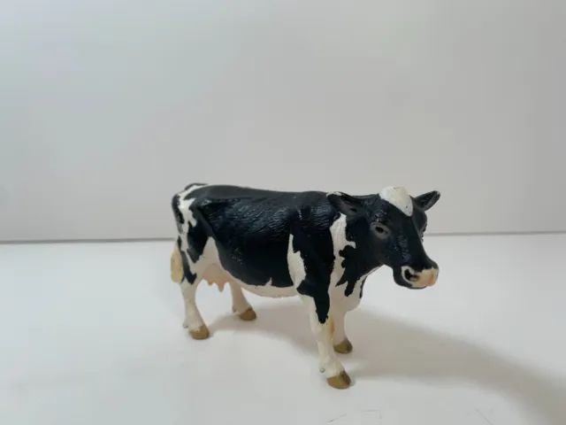 2007 Schleich Retired Holstein Milking Dairy Cow Black &White Figurine 5" Long