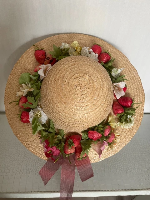 Grand Chapeau De Paille Ancien Décoré Couronnes Fraises Et Fleurs - Taille 53cm, Occasion