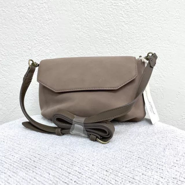 Universal Thread Pleated Crossbody Bag Snap Closure Purse Faux Leather Biege