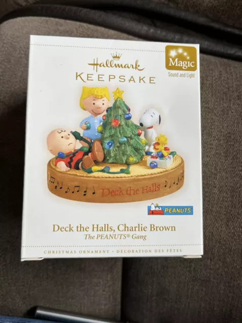 Hallmark Keepsake Deck the Halls, Charlie Brown 2006 Ornament Magic Light Sound