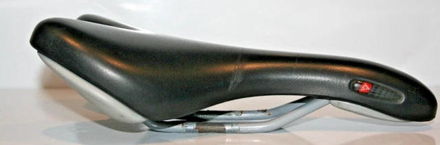 Selle De Course Vintage Bassano Vuelta Vision - Années 90, Italie, Simili Cuir Noir