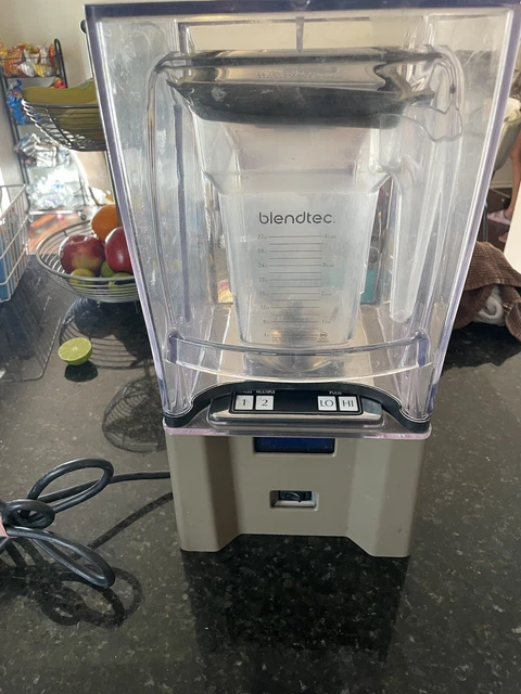 BLENDTEC ICB-3 SMOOTHER COMMERCIAL MIXER BLENDER with SOUND ENCLOSURE
