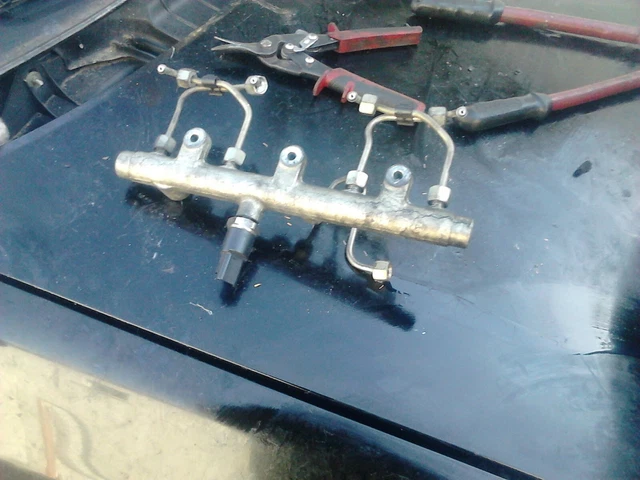 Rampe D'injection (rail) Pour Peugeot 206 (2002) - Modèle Ipm002, Bon état (occasion)