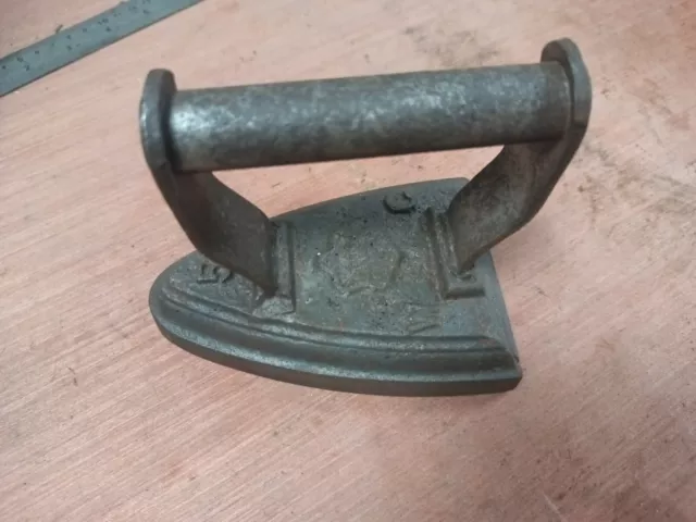 LWG No5 Flat Iron Sad Iron Antique