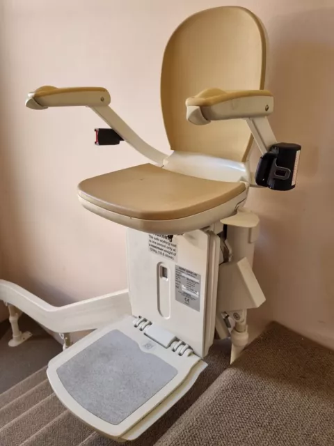 As NEW Acorn Curve 180 Stairlift LEFT side ascending /descending . Recently serv