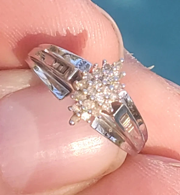 10KT WHITE GOLD Diamond Ring 2.6g Signed JWBR Size 6.75