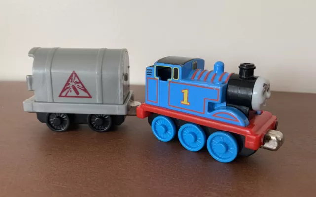 Thomas & Friends Take N Play Along Thomas The Train Engine Diecast Dynamite Car