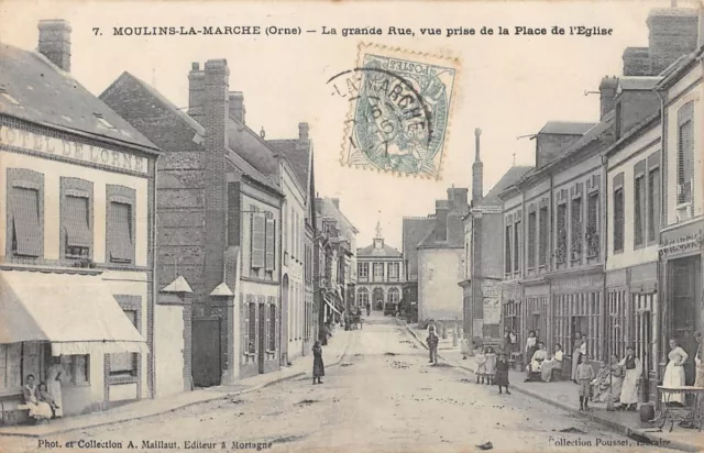 Cpa 61 Moulins La Marche / La Grande Rue / Vue Prise De La Place De L'eglise