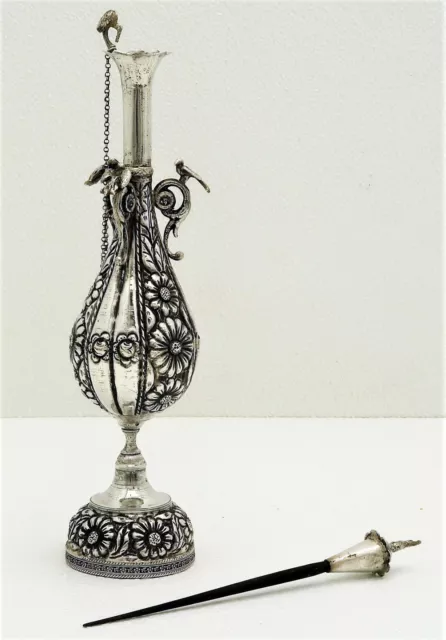 Bouteille de parfum en argent massif style islamique avec mèche figurative oiseau et lapin et bois 3