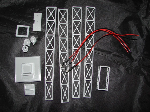 2 Lampadaires Miniatures Blancs Pour Train électrique Et Maquettes - Échelle 1/87, 11.3x5.4cm, Alimentation 3V/12V
