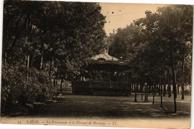 CPA Laval-La Promenade et le Kiosque de Musique (186772)