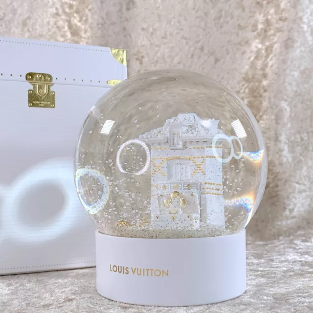 Louis Vuitton Glass Snow Globe Dome Hotel Page Boy Limited 2012 Model with  Case