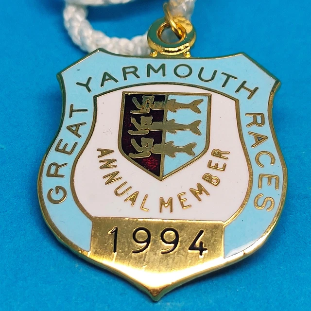 Great Yarmouth Horse Racing Members Badge - 1994