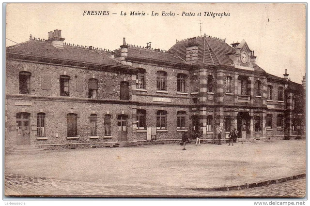 94 FRESNES - la mairie, l'ecole, la poste