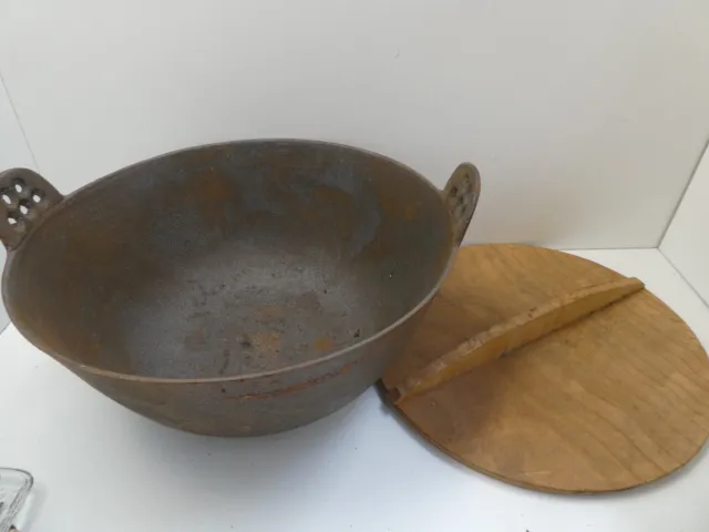 Vintage Japanese Cast Iron Tri Footed Cooking Pot Wok Wooden Lid