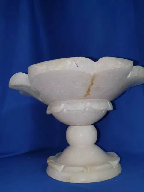 Beautiful Italian or Spanish Carved Alabaster Tazza Centrepiece 2