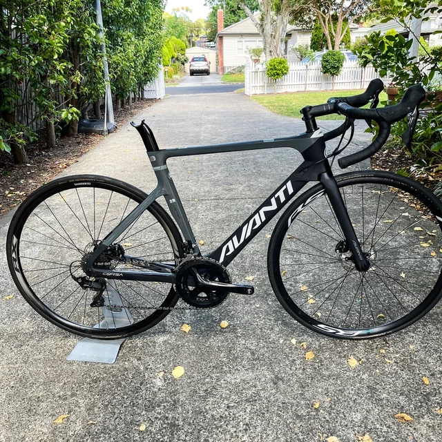 SHIMANO 105 HYDRAULIC Disc Groupset AVANTI Corsa 1 frame