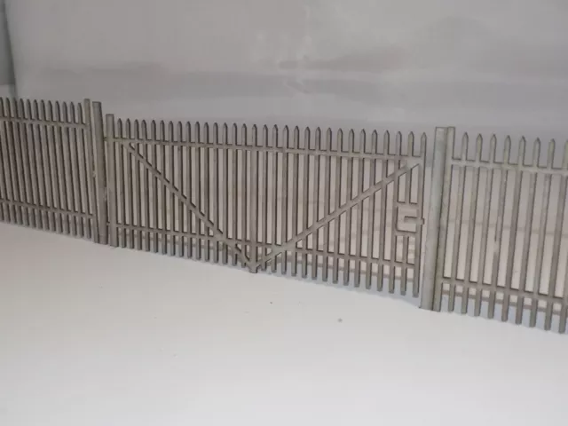 8ft steel security fencing (112cms)+ 6 various gates model railway fence O gauge