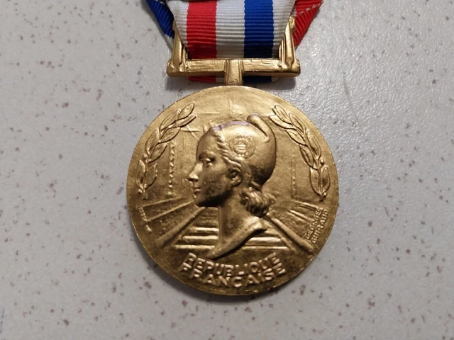 France Médaille D'honneur Des Chemins De Fer Railway Medal 1968 Excellent