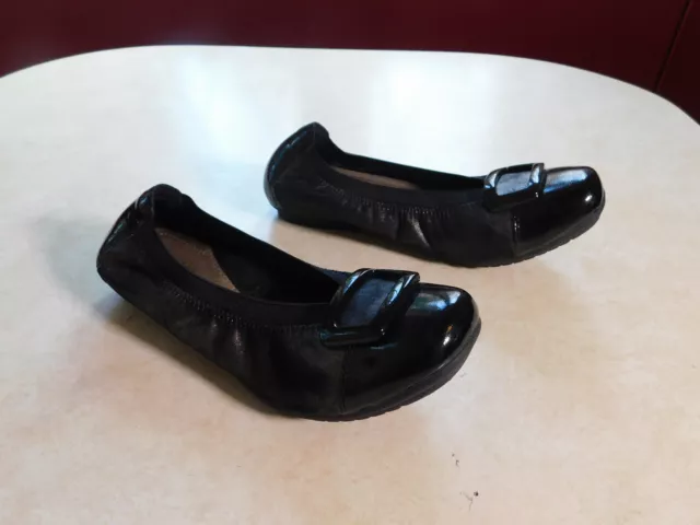 Earth Eclipse Metallic Pewter Black Patent Cap Toe Buckle Stretch Ballet Flats 8