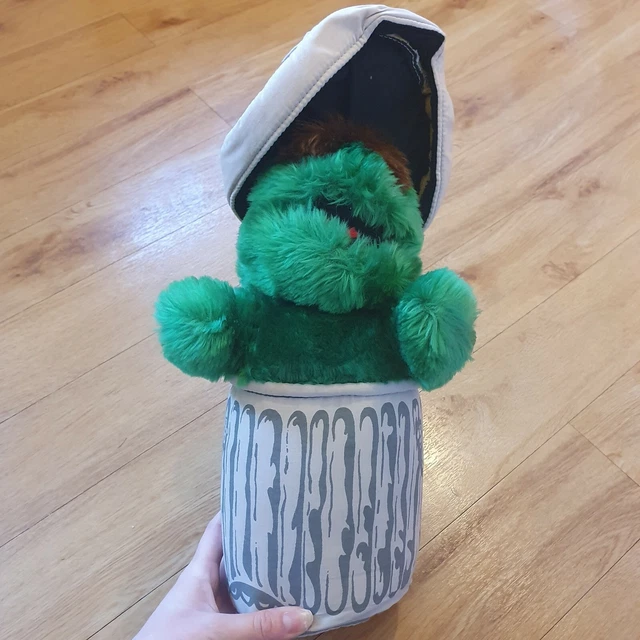 APPLAUSE SESAME STREET Oscar the Grouch Trash Can Plush 12" Stuffed