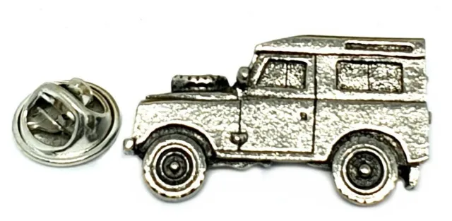 Hand Cast Fine English Pewter Pin Badge Transport Landrover 4x4 (≈25mm)