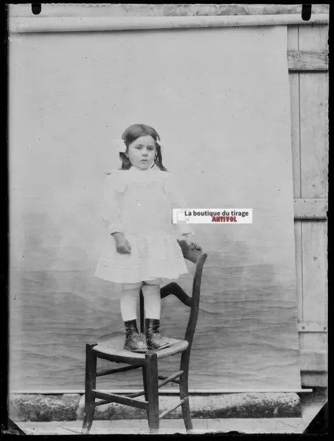 Plaque verre photo ancienne négatif noir et blanc 9x12 cm jeune fille enfant