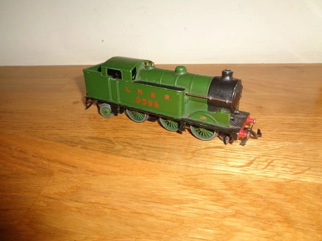 1948-1953 Hornby Dublo , 3-Rail, EDL7, 0-6-2T Loco. No.9596. LNER Green.