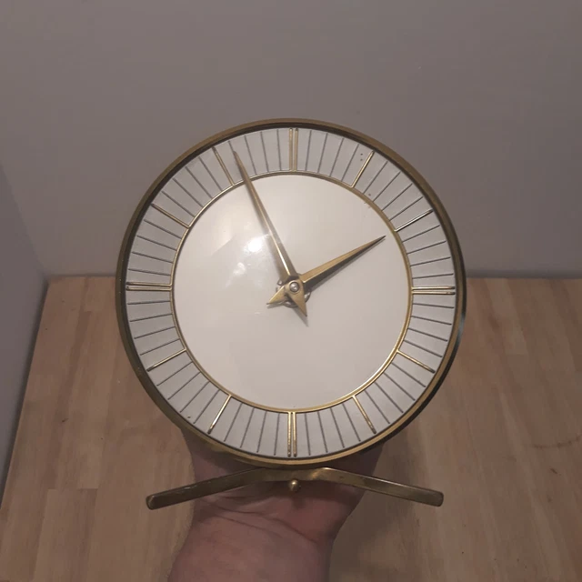 Alarme de lotus Chronograph Quartz suisse montre pour les pièces et réparation - Vintage Radar