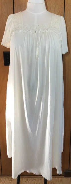 vtg Adonna nighgown lace trimmed ivory size 2X