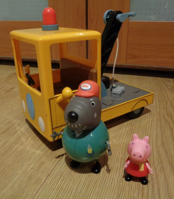 PEPPA PIG- GRANDAD Dog's Breakdown Tow/Pick-Up Truck (Sounds) £11.50