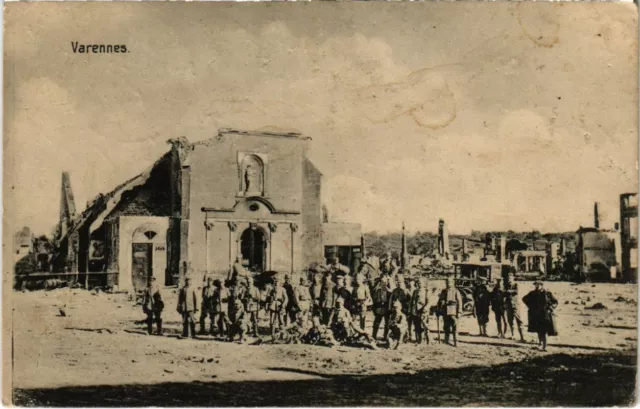 CPA Varennes-en-Argonne - square - soldiers - ruins (1037150)