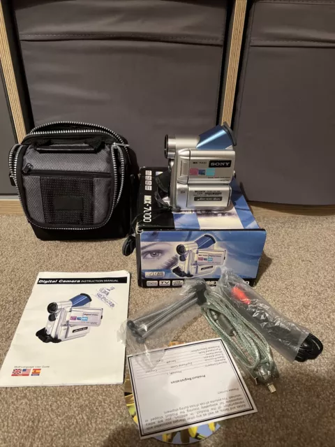 MX-7000 Handheld Digital Video Camcorder Silver