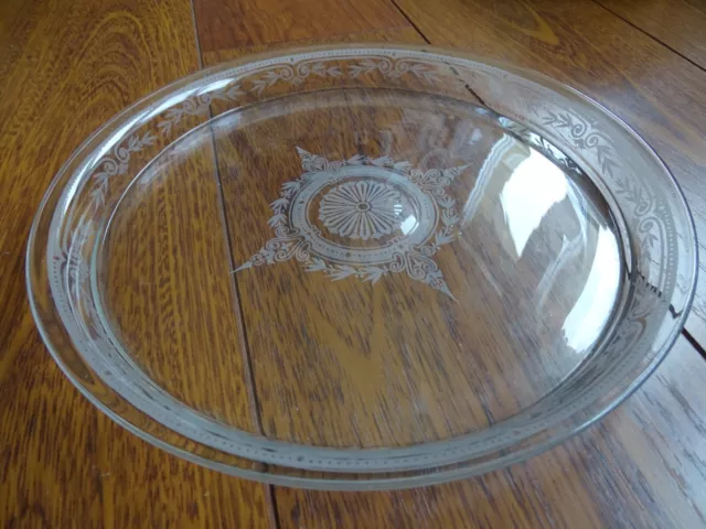 Un Ancien Plateau De Service En Cristal 19 Eme Gravure Baccarat