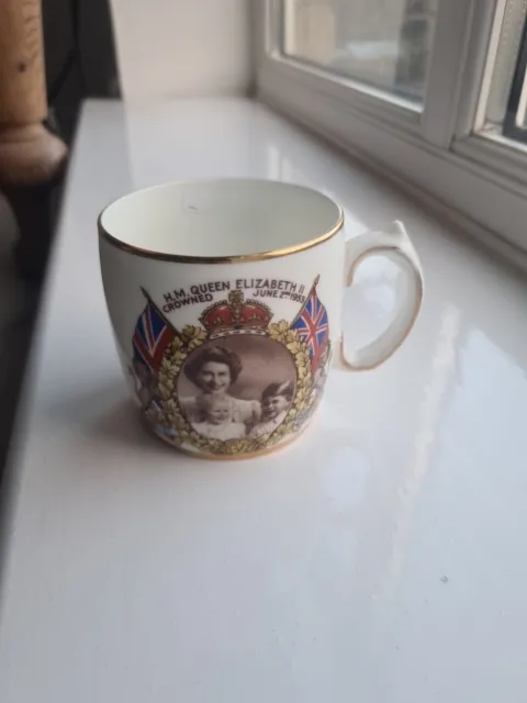 Collectable Queen Elizabeth ll Coronation Cup 1953 Salisbury Bone China England