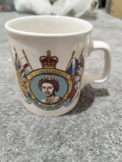 Vintage Queen Elizabeth II Silver Jubilee Mug,Prince William Pottery