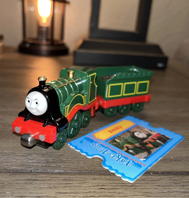 EMILY! THOMAS FRIENDS TRAIN! TAKE ALONG Learning Curve 2004 COLLECTOR CARD