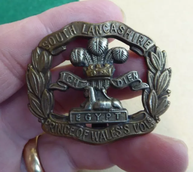 Ww1-11 British Prince Of Wales Volunteers South Lancs Hat Cap Badge Nice Example