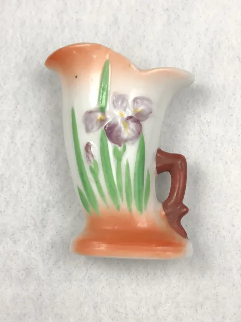 VINTAGE HAND PAINTED OCCUPIED JAPAN MINATURE VASE w/ GOLD TRIM 3.5" TALL