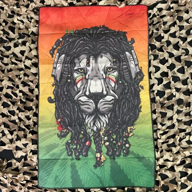 NEW Exalt Microfiber Team Goggle Cloth - Rasta Lion