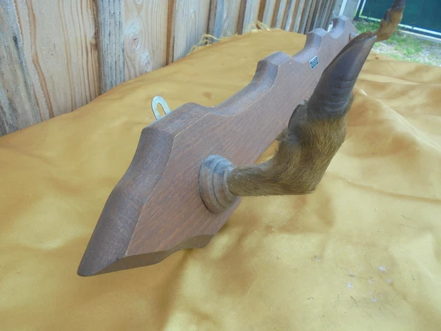 Porte-fusil / 2 armes réalisé avec de véritables pattes de chevreuil