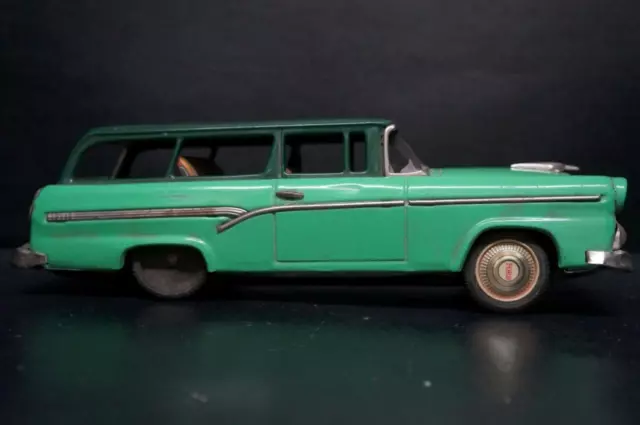 Bandi 1957 Ford 2 Door Station Wagon Car Made In Japan Tin Litho Friction Toy
